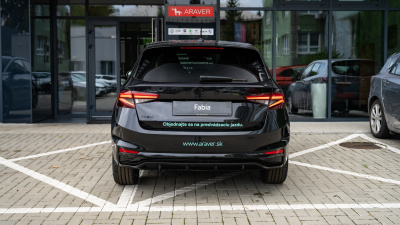 Škoda Fabia 1.5 TSI Monte Carlo (pohľad spredu)