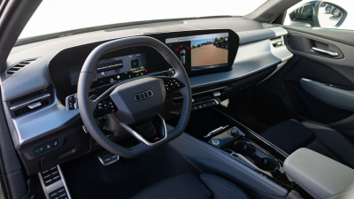 AUDI Q3 2.0 TFSI Quattro (pohľad zboku)