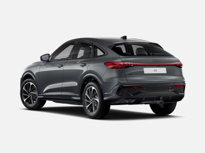 AUDI Q5 Sportback 2.0 TDI Quattro (pohľad spredu)