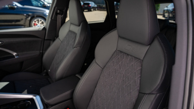 AUDI Q5 2.0 TDI Quattro (pohľad spredu)