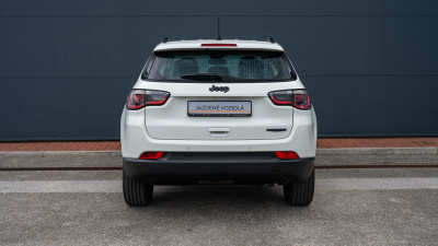 Jeep Compass 1.3 TURBO AUTOMAT (pohľad spredu)