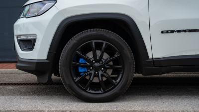 Jeep Compass 1.3 TURBO AUTOMAT (pohľad do interiéru)