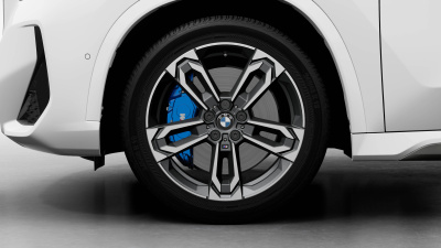 BMW iX1 20 eDrive (pohľad spredu)