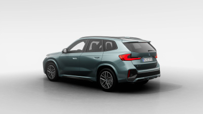 BMW iX1 20 eDrive (pohľad zboku)
