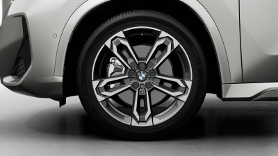 BMW iX1 20 eDrive (pohľad spredu)