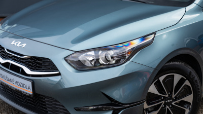 Kia Ceed 1.5 T-GDi Gold (pohľad do interiéru)