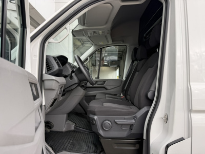 VW Crafter L3H3 35 2.0 TDI (pohľad do interiéru)