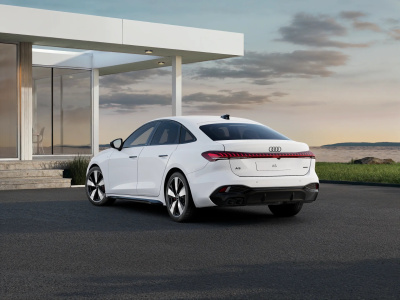 Audi A5 Limuzína 2.0 TDI Quattro (pohľad spredu)