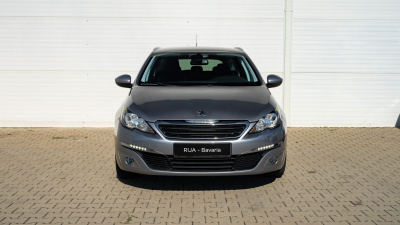 Peugeot 308 SW 1.6 HDI (pohľad do interiéru)