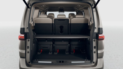 VW Multivan Style Long 2.0 TSI (pohľad do interiéru)