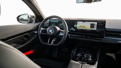 BMW 540d xDrive Sedan (pohľad do interiéru)