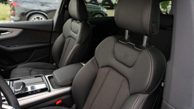 AUDI Q8 TFSIe PHEV quattro (pohľad zozadu)