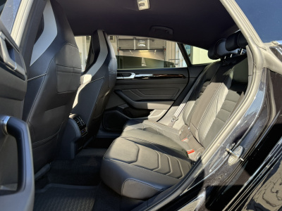 VW Arteon 2.0 TSI R-Line