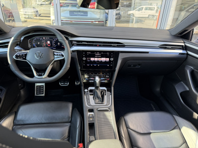 VW Arteon 2.0 TSI R-Line (pohľad do interiéru)