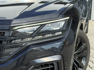 VW Touareg 3.0 TDI R-Line  (pohľad zozadu)