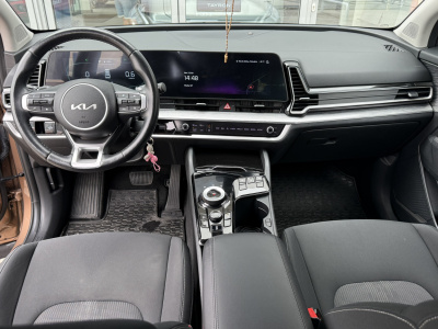 Kia Sportage 1.6 T-GDi 7DCT Gold (pohľad do interiéru)