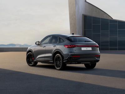 AUDI Q5 Sportback 2.0 TDI quattro (pohľad zozadu)
