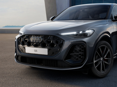 AUDI Q5 Sportback 2.0 TDI quattro (pohľad spredu)