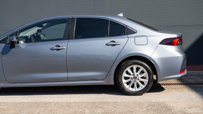 Toyota Corolla 1.6  (pohľad do interiéru)
