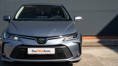 Toyota Corolla 1.6  (pohľad do interiéru)