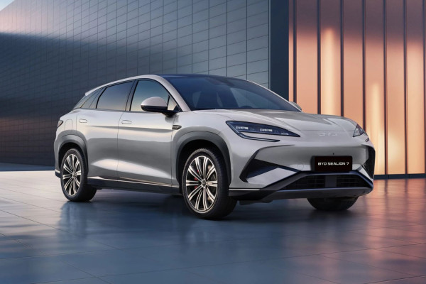 BYD SEALION 7