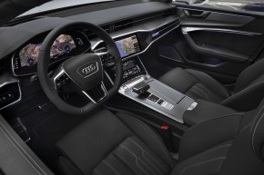 Audi A7 interiér- detail prístrojová doska, volant