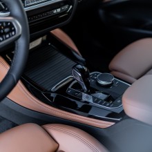 BMW X4 šedá interiér